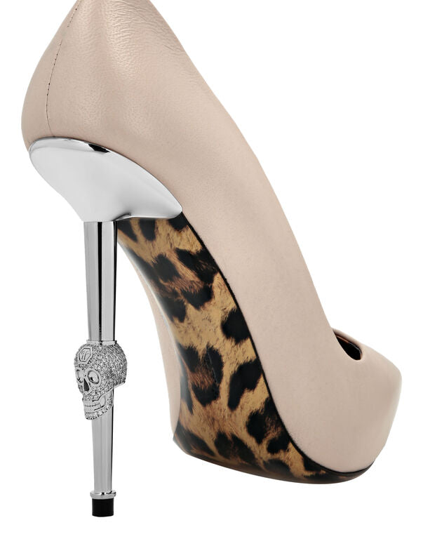 Skull Heel Leather Pumps in Beige